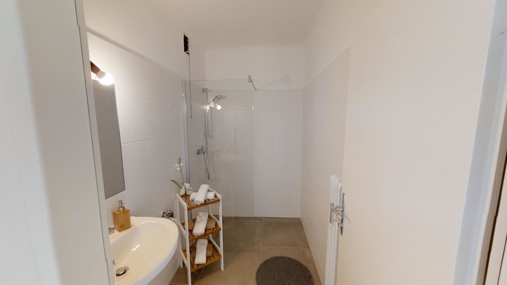 Baden Weilburgstraße: top sanierte helle Garconniere