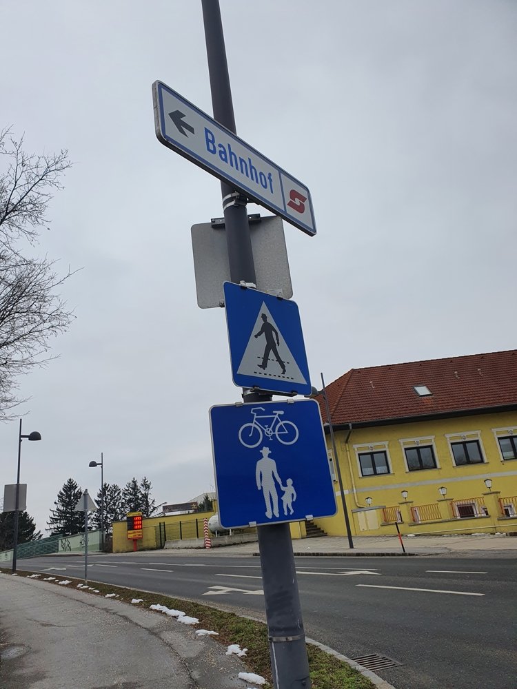 Wolkersdorf: vermessenes Grundstück Nähe Bahnhof+tolle Anbindung/Infrastruktur