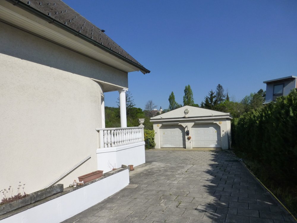 Perchtoldsdorf Hochstraße: Grundstück für Bauträger mit Altbestand