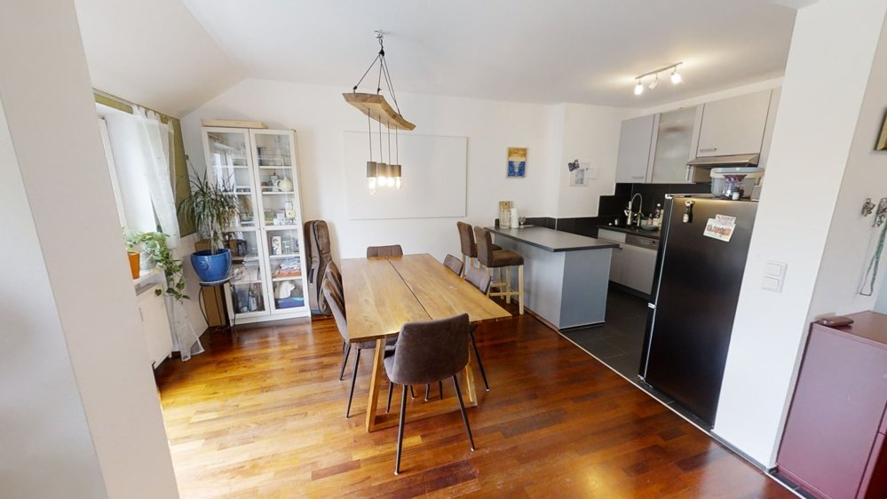 Maria Enzersdorf/Grenze Brunn: 2ZI DG+ 14m2 Terrasse+2 Stellplätze+Grünblick+tolle Infrastruktur