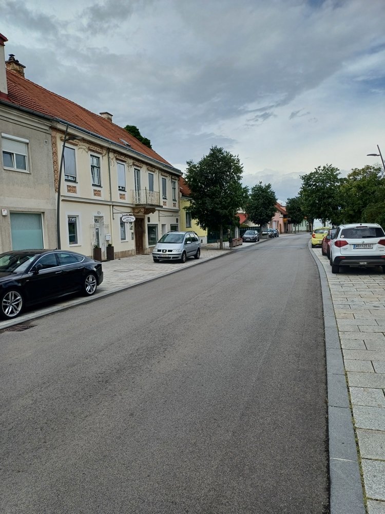 Kottingbrunn Nähe Bahnhof: Geförderte 2 ZI+ Terrasse im EG - tolle Infrastruktur+Garage
