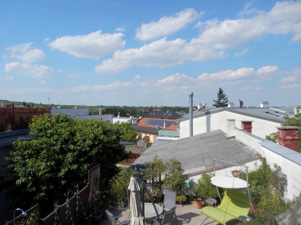 Guntramsdorf-Zentrum:DG mit 66m2Terrasse+Weitblick+günstigeBK