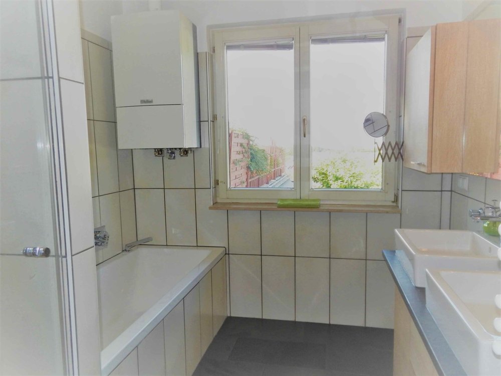 Guntramsdorf-Zentrum:DG mit 66m2Terrasse+Weitblick+günstigeBK