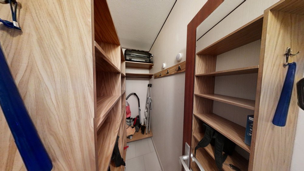 Dornbach: Garconniere+Ruhelage+ Grünblick+ Schwimmbad/Sauna-Nutzung+Möblierung