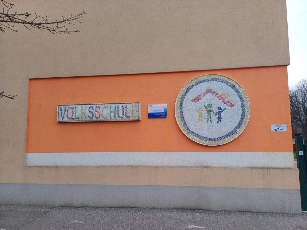 In 25 Minuten in Wien: Sonniges Eck-Grundstück in Ruhelage