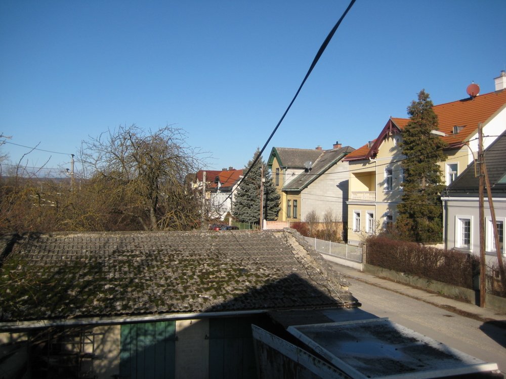 vom Dach des Altbestandes _ Ausblick Richtung Wolkersdorf und vis a vis vom Dach des Altbestandes _ Ausblick Richtung Wolkersdorf und vis a vis
