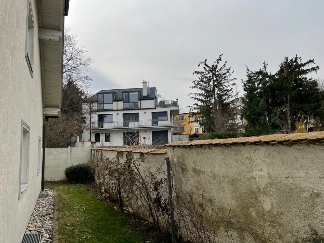 Blick Nachbargrunstück